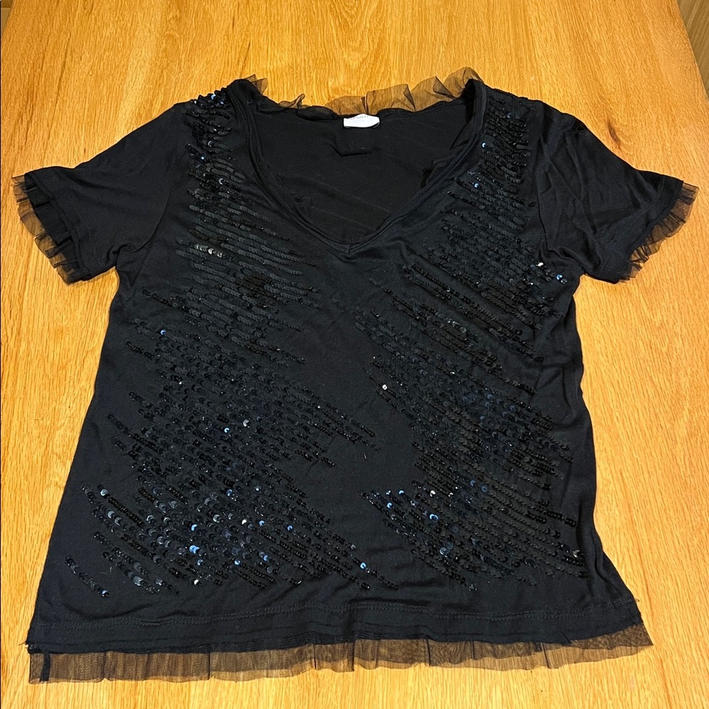 Red Valentino black sequin scoop V neck short sleeve shirt with netted ruffles - Picture 3 of 8